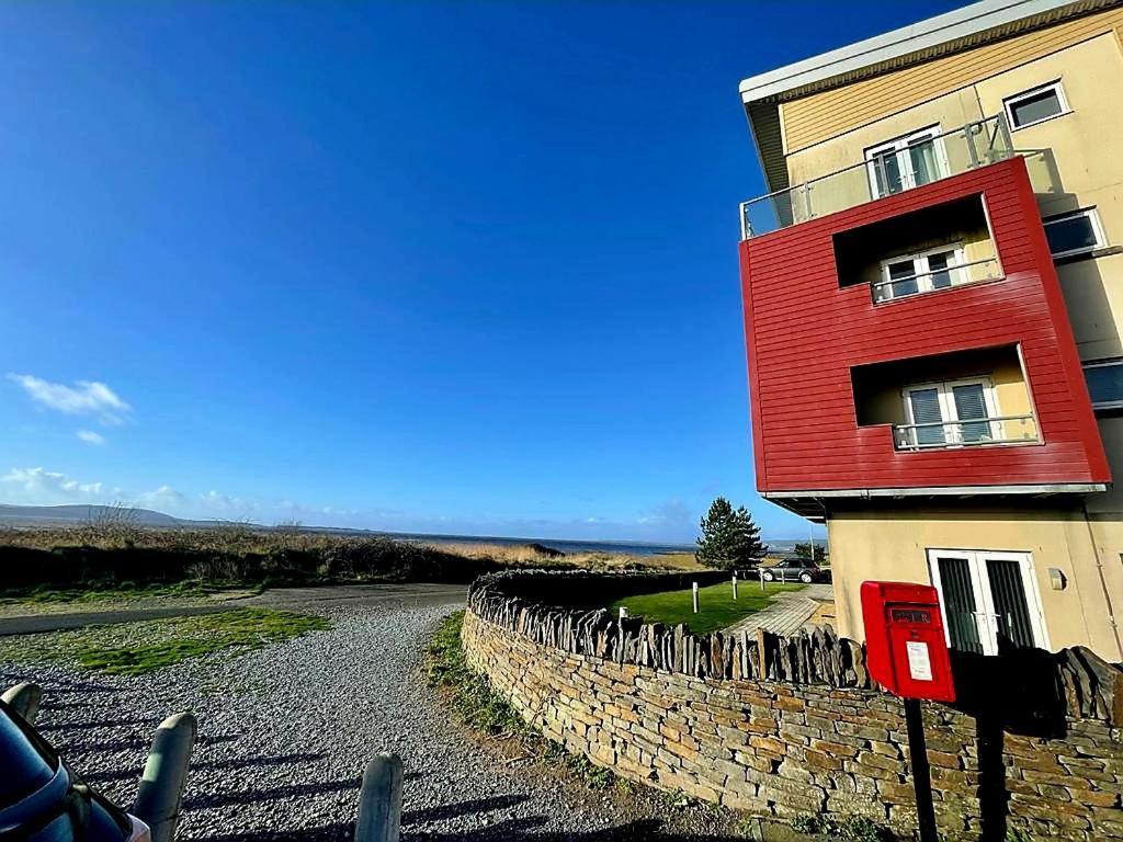 Coastal Apartment With Beach On Your Doorstep! Лланеллі Екстер'єр фото